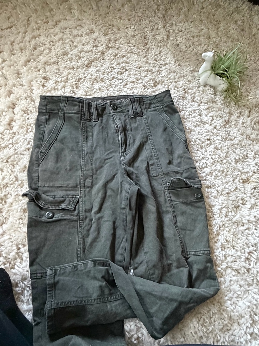 American Eagle NEX(T) Level Stretch women’s cute pocketed Pants in Olive Green